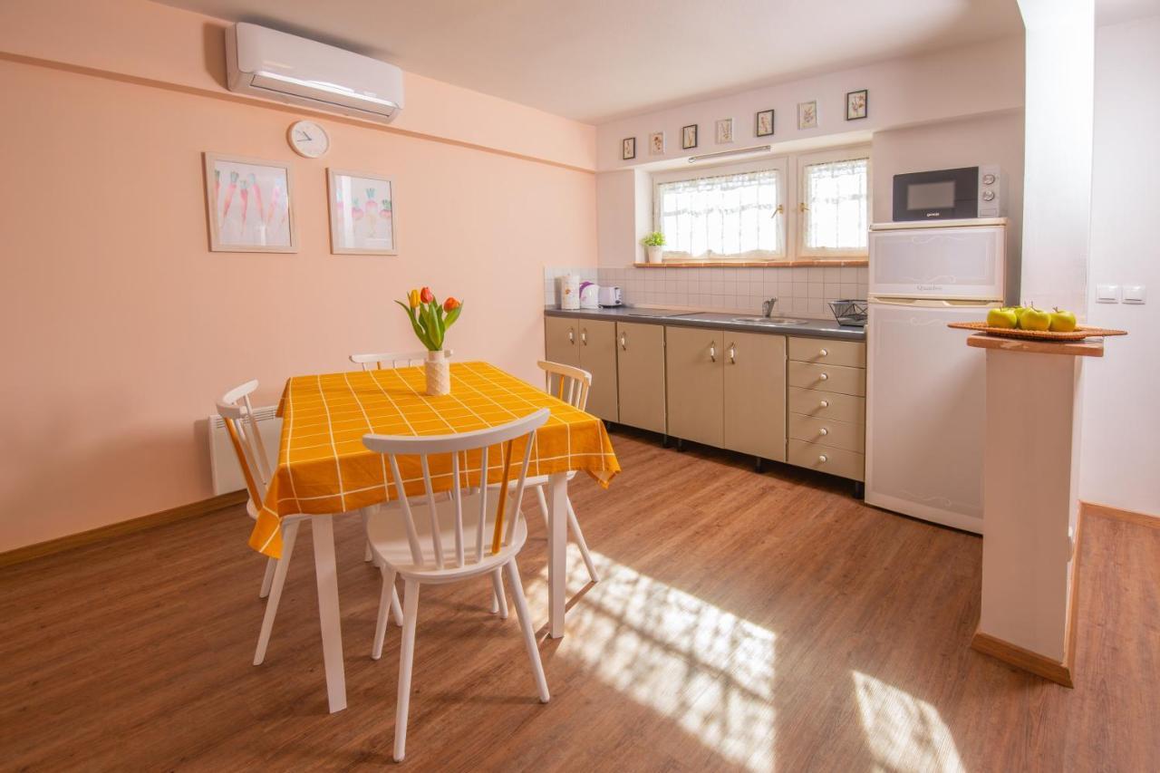 Lipa With Garden Appartement